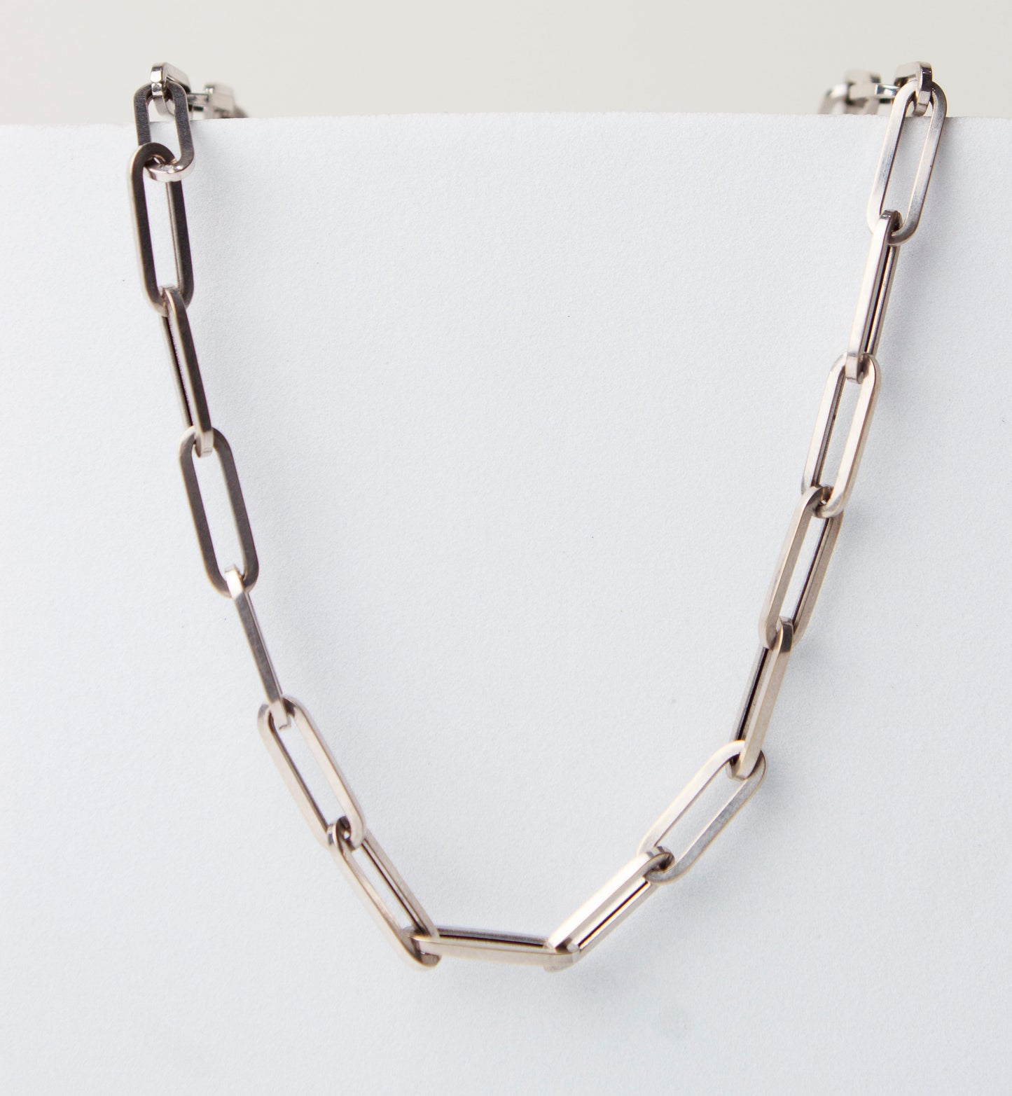 Cadena paperclip oro blanco