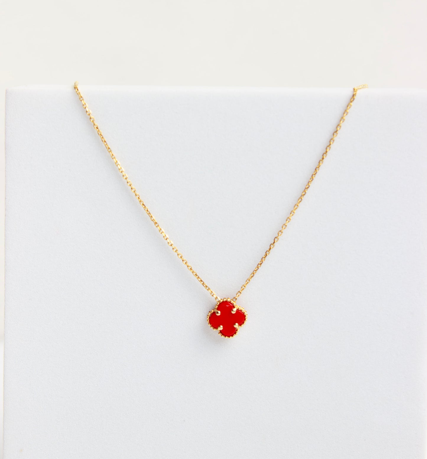 Collar tipo Van Cleef Rojo