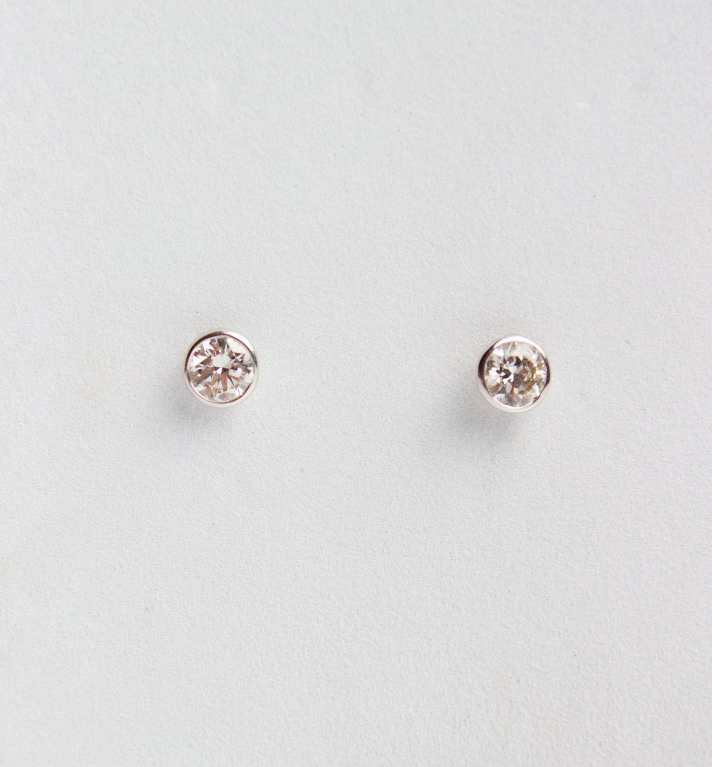Studs Diamante Eterno