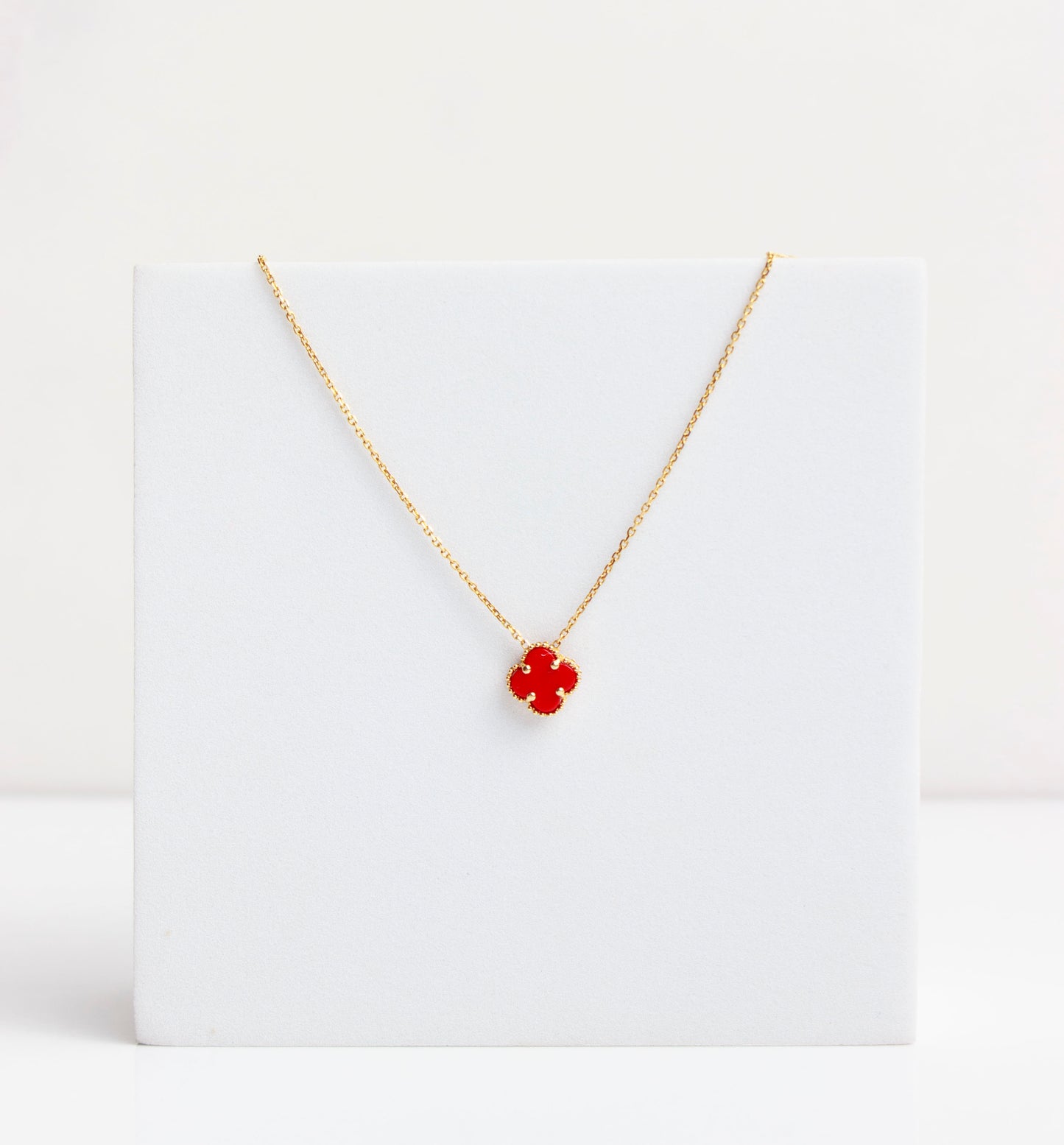 Collar tipo Van Cleef Rojo